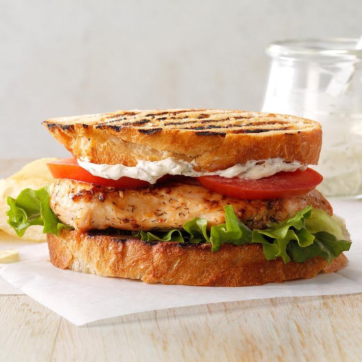 chicken sandwich nutrition